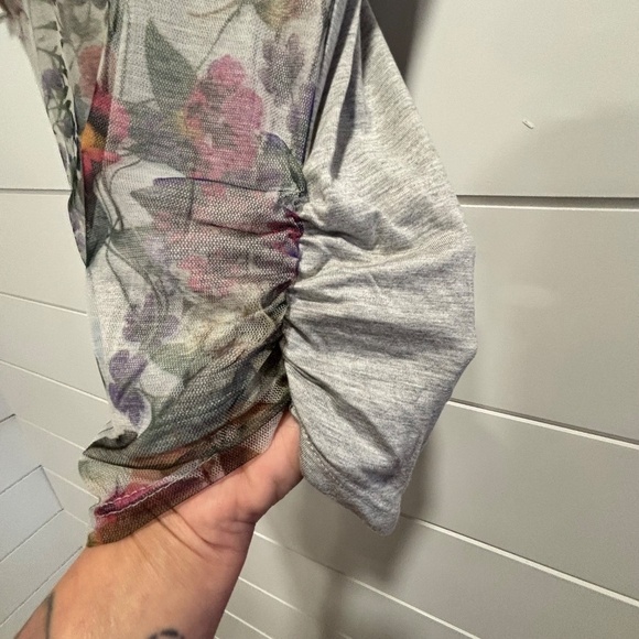 Edista Los Angelas t-shirt with mesh floral print overlay grey underneath size L - Picture 5 of 11